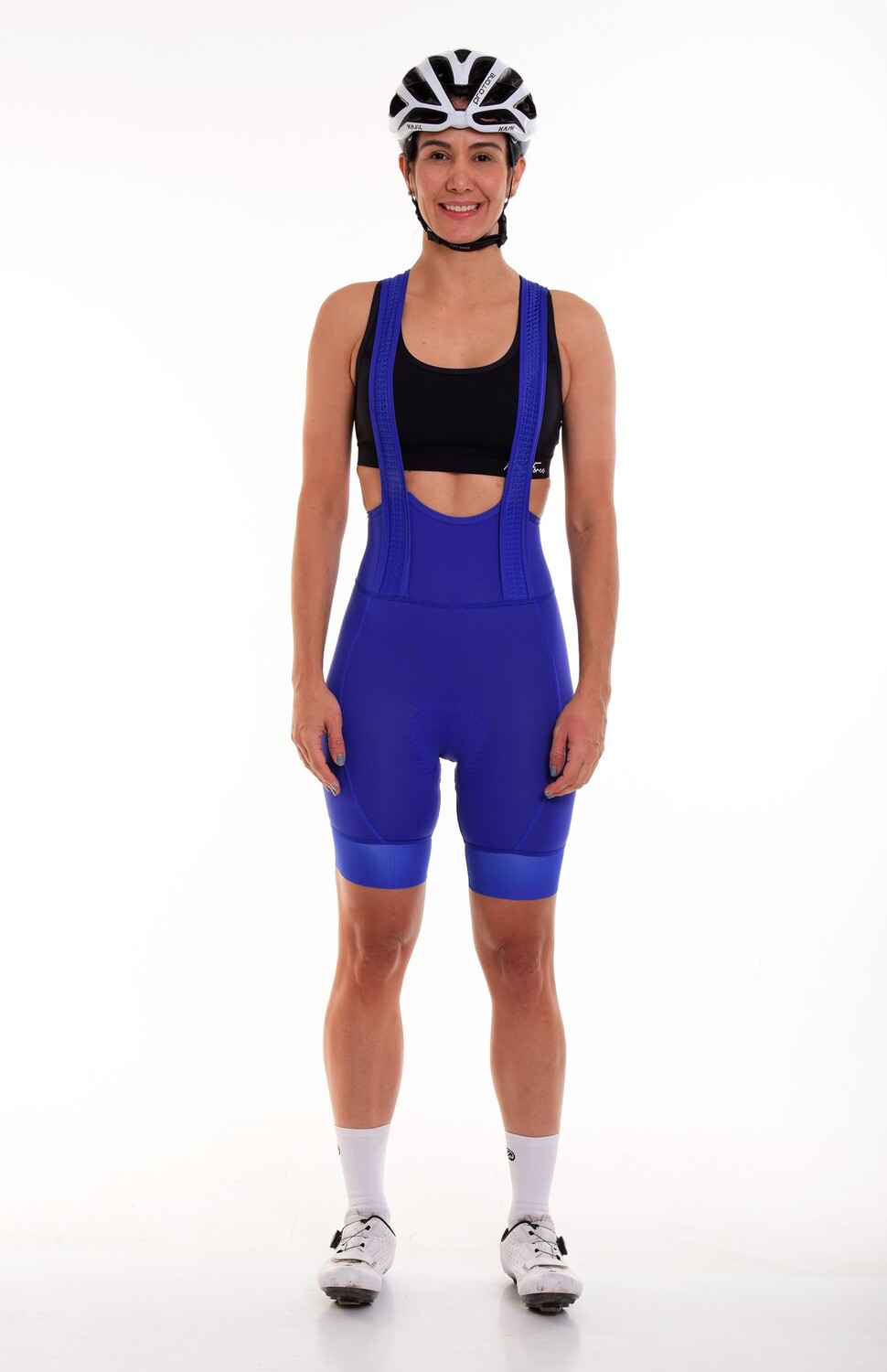Pantaloneta de ciclismo clásico con Badana italiana 100% espuma certificada para 4-5 horas, tecnología de rápido secado, elongación bidireccional, tejido regulador de temperatura, tirantas elásticas de 4,5 cms de ancho, bolsillo lateral. 
 119000 
 765476903,702363533,574078988
