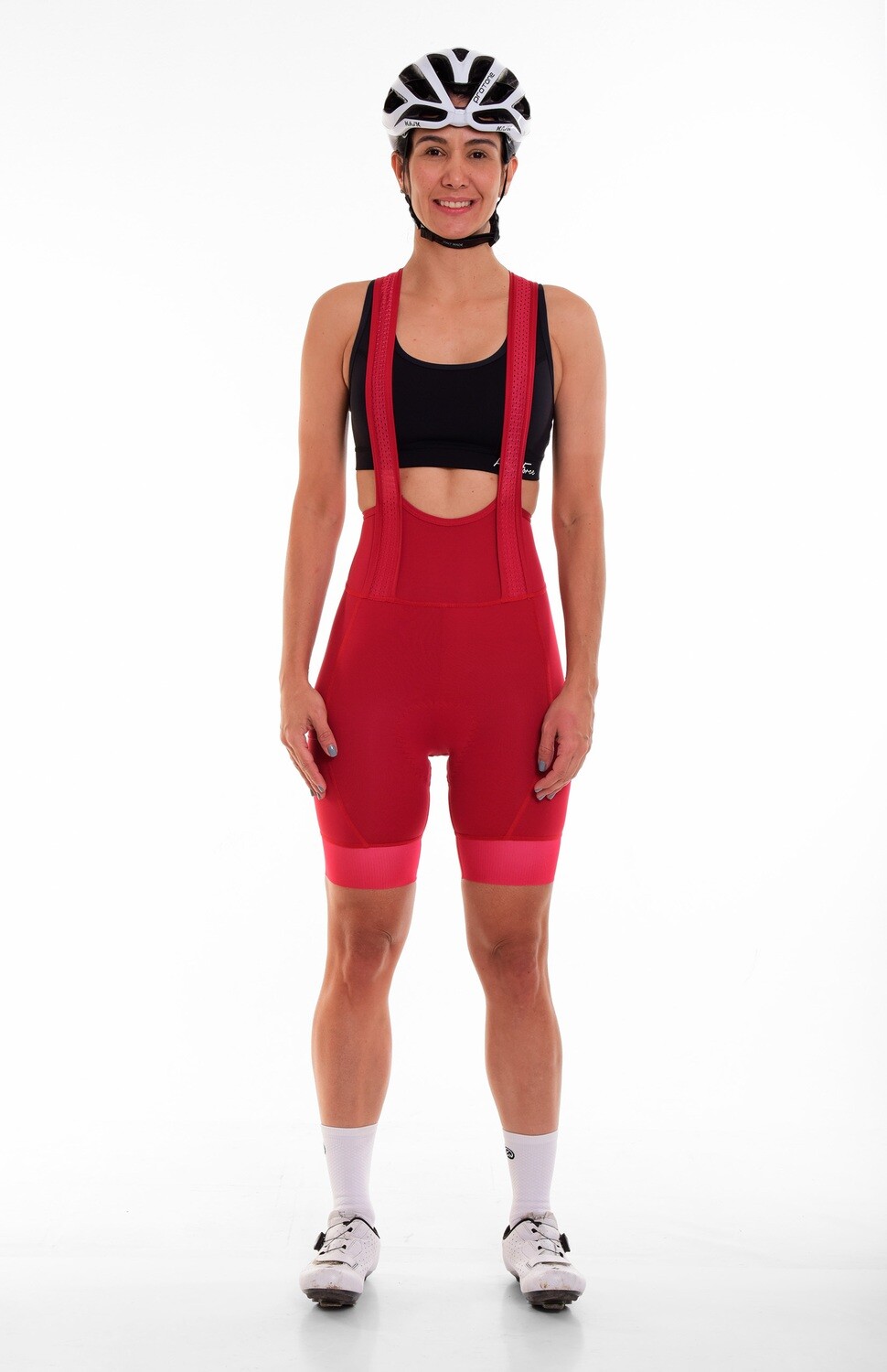 Pantaloneta de ciclismo clásico con Badana italiana 100% espuma certificada para 4-5 horas, tecnología de rápido secado, elongación bidireccional, tejido regulador de temperatura, tirantas elásticas de 4,5 cms de ancho, bolsillo lateral. 
 119000 
 765476903,702363533,574078988