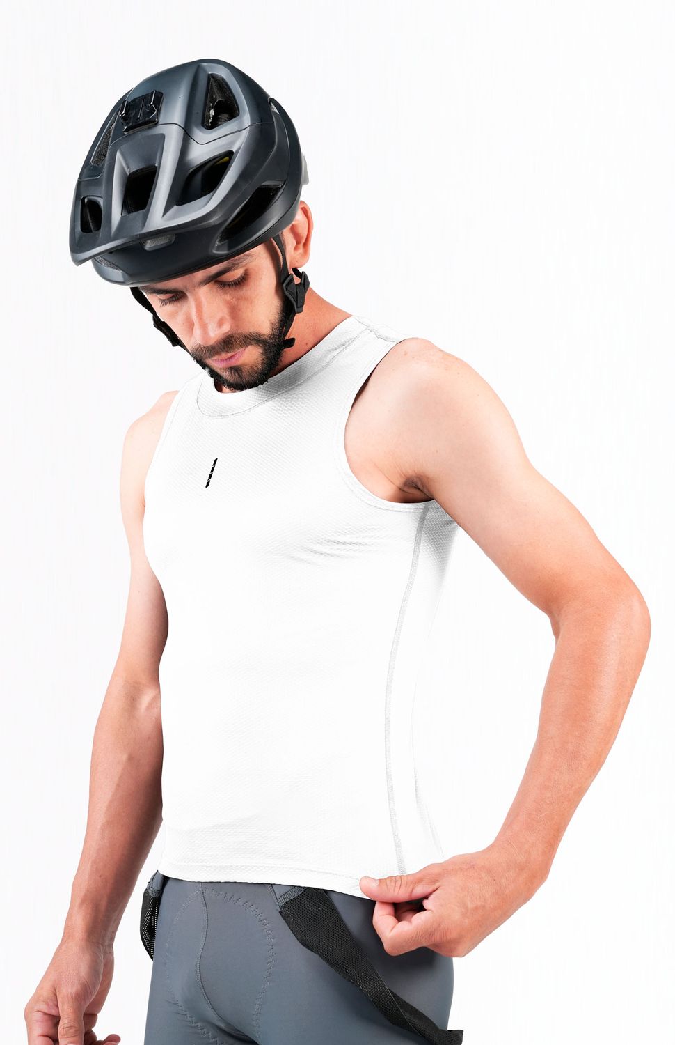 Nuestra nueva camisilla interior se ajusta a el cuerpo como una segunda piel, con tejido compresivo es perfecta para usarla como base layer o para entrenamiento indoor.
Tejido Ultraliviano.
Fit Ajustado.
Tejido compresivo que se ajusta como una segunda piel .
Tecnología de transporte de humedad.
Se ajusta como base layer para climas fríos o cálidos.
Tecnología drifit. 
 https://static.wixstatic.com/media/9e7c89_accc4ccc3616494099b4e000d358dbfa~mv2.jpg 
 50000 
 true 
 765474163,574087863,573463925