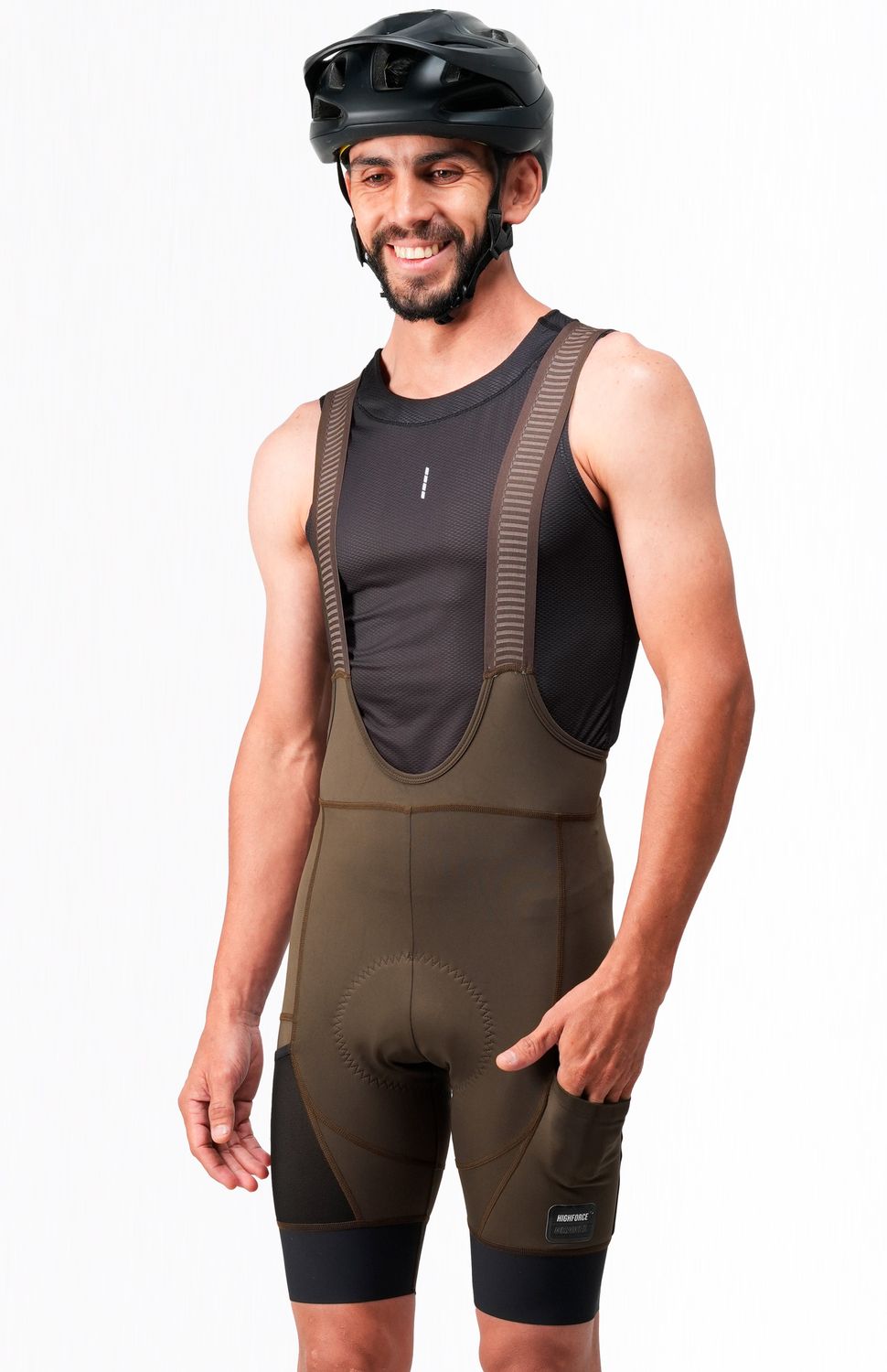 Nuestra Licra pro con bolsillos está diseñada para enfrentar los desafíos de la montaña y la carretera, un ajuste perfecto al cuerpo para rodar cómodo, una badana de 6 horas de duración y tecnología Cool max para regular la temperatura. Badana Italiana recorrido 6 horas. Elaborada con textiles brasileros. 2 bolsillos en costados para almacenamiento. 1 bolsillo en posterior para extra almacenamiento. Tirantas en material suave al contacto con la piel. Fajón con siliconado contorno de pierna. Tecnología Drifit. Se ajusta al cuerpo como una segunda piel. Detalles reflectivos 
 240000 
 https://static.wixstatic.com/media/02498f_cc44c9de7ceb43af883f03906b4a4a21~mv2.png 
 765476903,702363533,574078988