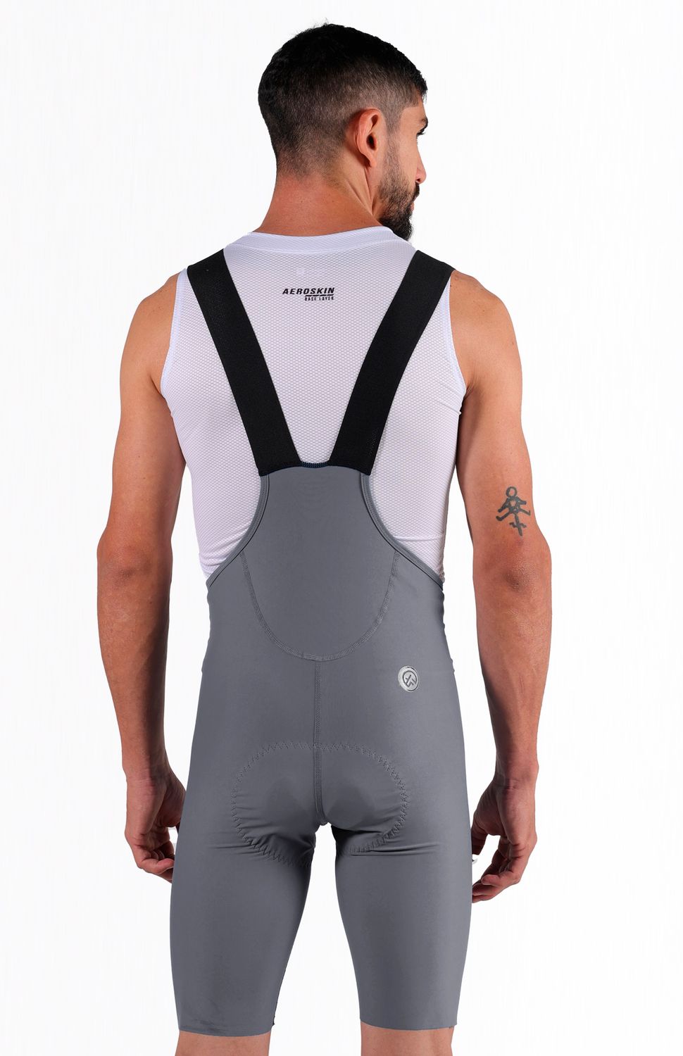Nuestra nueva licra clásica sin costuras se ajusta al cuerpo brindando comodidad gracias a su estructura tubular (sin costuras), perfecta para rutas en Montaña o Ruta.
Badana Italiana duración recorrido 6 horas 
Tejido brasilero
Sin costuras en costados para máxima comodidad
Tirantas microperforadas para transporte de humedad
Banda Siliconada en contorno de pierna
Tejido liviano 
 195000 
 https://static.wixstatic.com/media/02498f_f7a96e6a57b6440099f7c71fbbc4c7c2~mv2.png 
 765476903,702363533,574078988