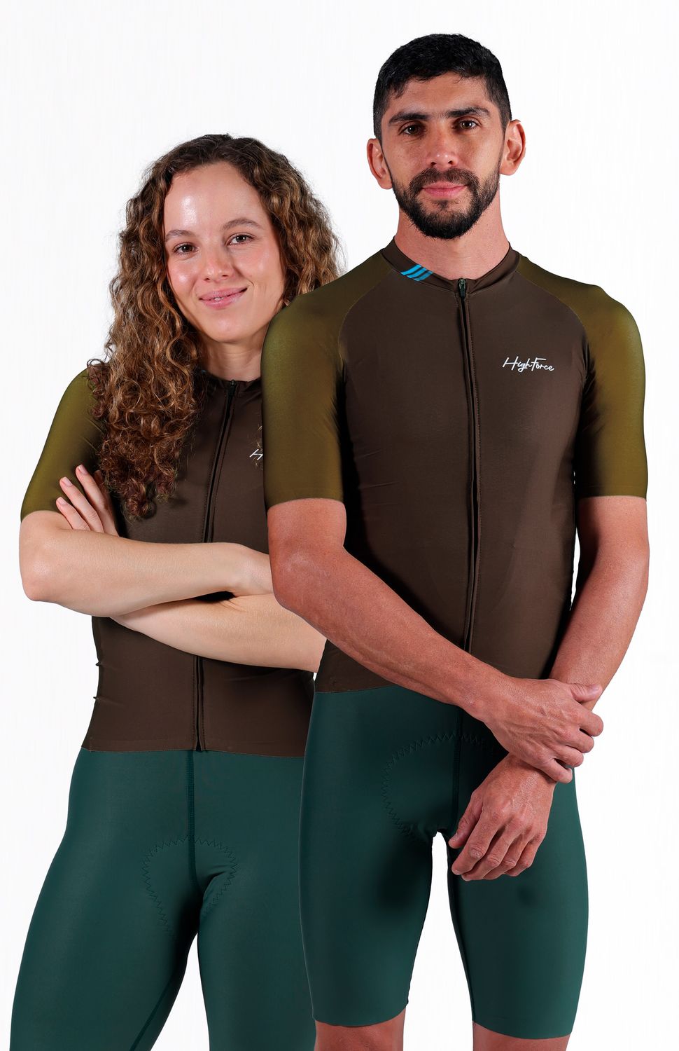 Rueda como un profesional con nuestro jersey ultralight, elaborado con material ultraliviano transpirable y tecnología drifit transporte de humedad y rápido secado, protección uv 50 y antimicrobial que neutraliza bacterias que producen mal olor, siliconado en parte posterior de cintura y confección en ruedo y mangas en bonding para lograr un peso ultraligero, manga corta y ajustado al cuerpo sintiéndose como una segunda piel. 
 
 65000 
 true 
 702346485,574087863,686525704