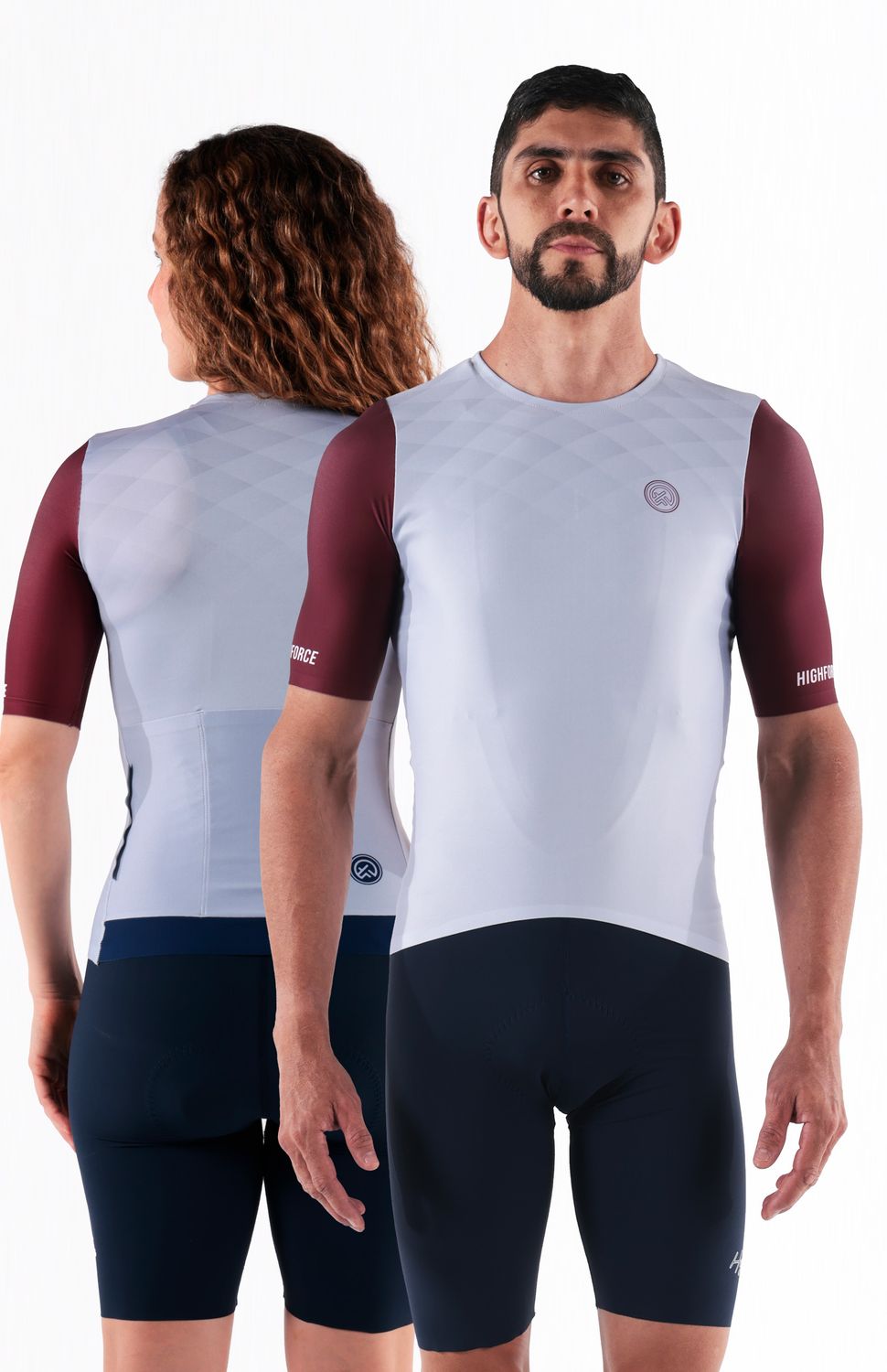 Rueda como un profesional con nuestro jersey ultralight, elaborado con material ultraliviano transpirable y tecnología drifit transporte de humedad y rápido secado, protección uv 50 y antimicrobial que neutraliza bacterias que producen mal olor, siliconado en parte posterior de cintura y confección en ruedo y mangas en bonding para lograr un peso ultraligero, manga corta y ajustado al cuerpo sintiéndose como una segunda piel. 
 https://static.wixstatic.com/media/02498f_a37cae3821db4aabbadc539eb2956e85~mv2.jpg 
 128000 
 true 
 702346485,574087863,686525704