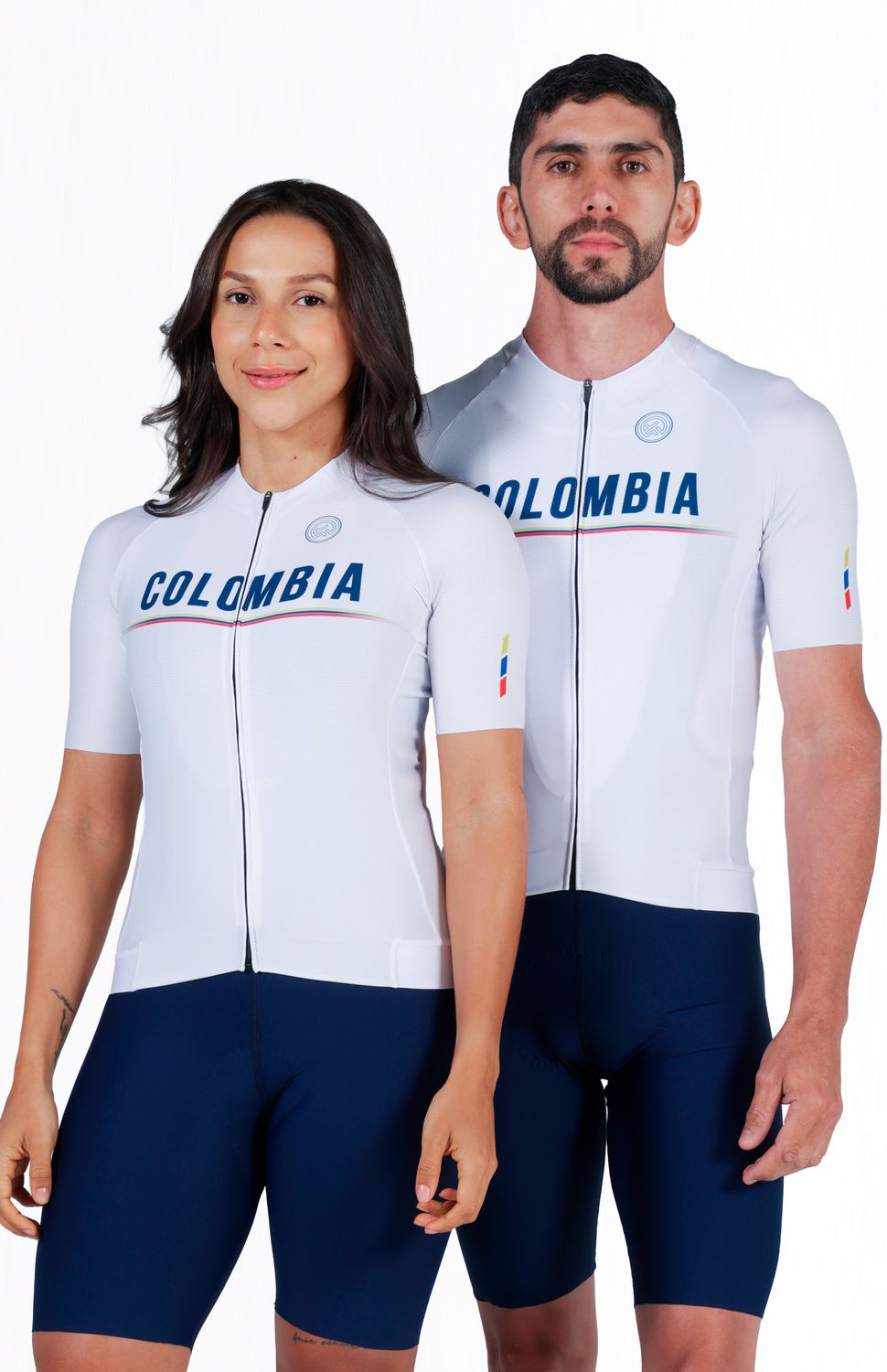 Diseñado para rodar con orgullo y ligereza. Esta edición especial rinde homenaje a los corredores de nuestra tierra, con un diseño que refleja su fuerza, pasión y espíritu de montaña.

 Confeccionado en tela ultraliviana de alto rendimiento, ofrece:
 
 ✔️ Secado rápido para mayor frescura en ruta
 
 ✔️ Protección contra rayos UV
 
 ✔️ Antideslizante en mangas para ajuste y seguridad
 
 ✔️ Fit semiajustado
 
 Ideal para quienes sienten el ciclismo en la piel y en el corazón.
 
 160000 
 true 
 https://static.wixstatic.com/media/02498f_f0fea6db89394b60a3283283aa90fcf4~mv2.jpg 
 702346485,574087863,686525704