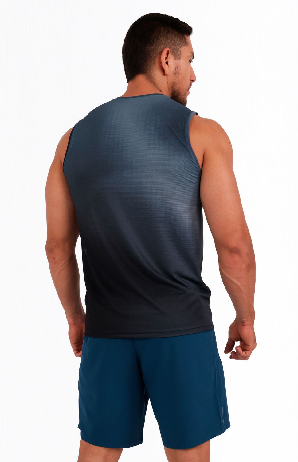 Entrena sin límites con nuestra camiseta running ,gracias nuestro tejido microperforado de alta ventilación que mantiene tu cuerpo fresco mientras corres. Su fit semiajustado se adapta a tu movimiento sin restringir, ideal tambien para pesas o crossfit . Material de secado rápido que distribuye la humedad de manera uniforme ,reflectivos frontales para visibilidad extra en entrenamientos en exteriores y condiciones de baja visibilidad.
Ideal para: Gym, Crossfit, Running, Entrenamiento funcional.
 
 https://static.wixstatic.com/media/02498f_69e8c82d59874792a63333f332016377~mv2.jpg 
 80000 
 true 
 765474163,574087863,573463925