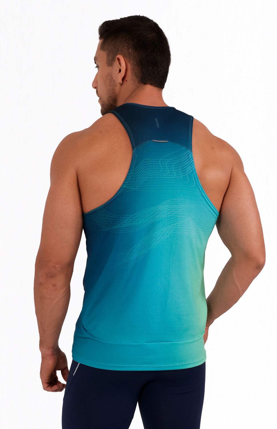 Entrena sin límites con nuestra camiseta running ,gracias nuestro tejido microperforado de alta ventilación que mantiene tu cuerpo fresco mientras corres. Su fit semiajustado se adapta a tu movimiento sin restringir, ideal tambien para pesas o crossfit. Material de secado rápido que distrubuye la humedad de manera uniforme.
Ideal para: Gym, Crossfit, Running, Entrenamiento funcional.

 
 https://static.wixstatic.com/media/02498f_1396673592e14e4b878746a3708163f4~mv2.jpg 
 70000 
 true 
 765474163,574087863,573463925