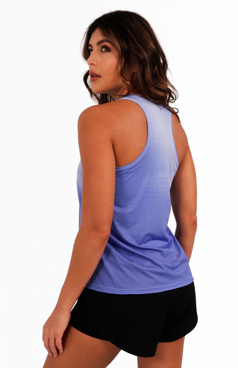 Camiseta sisa en tejido microperforado ultraliviano. Diseñada para máxima ventilación y comodidad mientras sumas Kms gracias a su tecnologia de secado rápido siempre estaras fresca, detalles reflectivos frontales
libertad total de movimiento.
Ideal para Gym, Running, Yoga y CrossFit.
 
 https://static.wixstatic.com/media/02498f_411ef3e3c81c43d3961db2cb9c95d809~mv2.jpg 
 80000 
 true 
 765474163,574087863,573463925