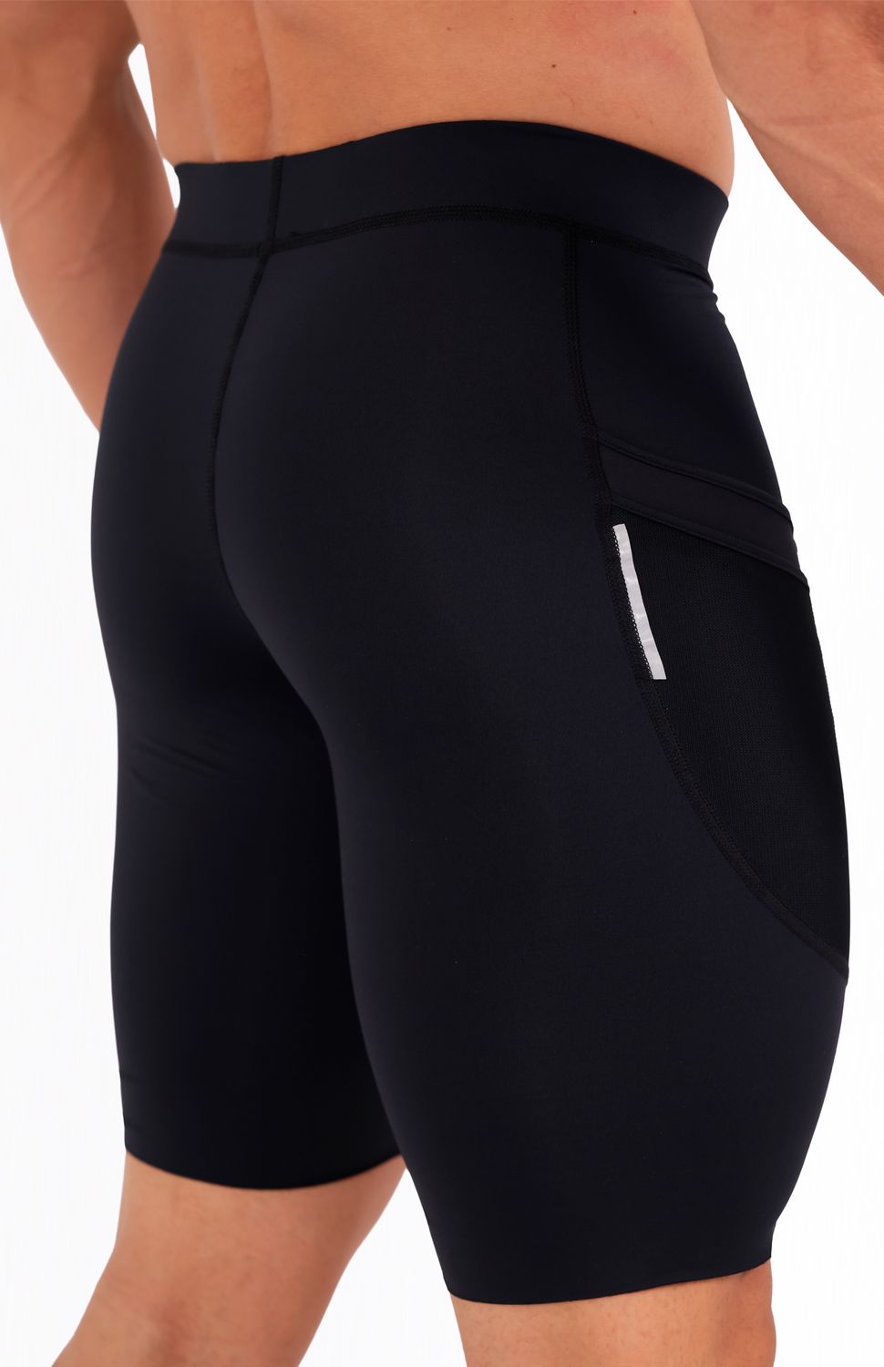 Licra de alto rendimiento diseñada específicamente para runners que buscan comodidad y funcionalidad, confeccionada en tejido compresivo liviano que favorece la circulación y reduce la fatiga muscular. Bolsillos laterales para almacenamiento seguro, sin costuras en ruedo para mayor comodidad, siliconado interno en contorno de pierna que evita deslizamientos, pretina anatómica que se ajusta perfectamente al cuerpo, detalles reflectivos para mayor visibilidad y seguridad.
 
 https://static.wixstatic.com/media/02498f_dda40e6a6b994401be71e6f7d96a7589~mv2.jpg 
 100000 
 true 
 765474163,574087863,573463925