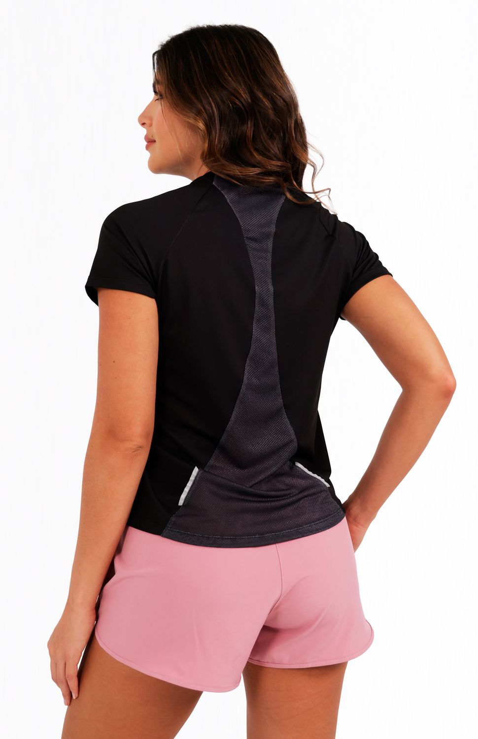 Entrena sin restricciones con nuestra camiseta manga corta , elaborada en tejido ultraliviano y combinacion en delantero y posterior de nuestro tejido en malla que permite regular la temperatura corporal , manga con corte exclusivo, detalles reflectivos en posterior para visibilidad ,tejido con tecnologia de rapido secado y antimicrobial.
 
 https://static.wixstatic.com/media/02498f_d49ce159c5b14eb18c2ba52b3342b8b4~mv2.jpg 
 85000 
 true 
 765474163,574087863,573463925