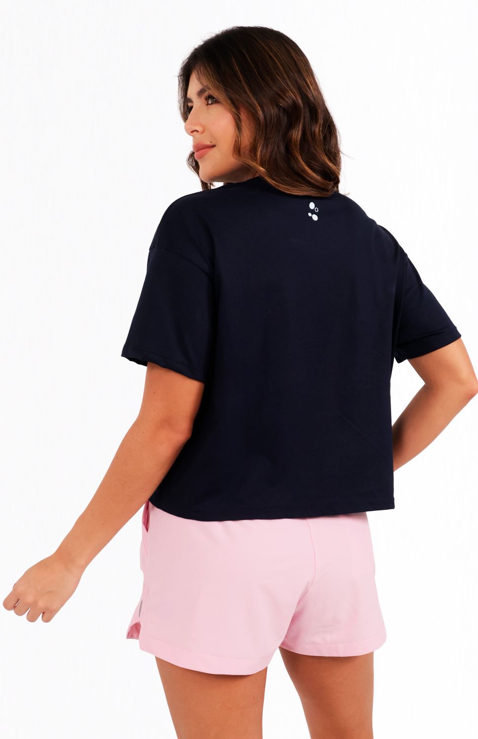 Nuestra camiseta en 100% algodón esta diseñada para ser el complemento perfecto para tus looks de entrenamiento, yoga o simplemente para tu dia a dia, por su tejido natural es muy suave al tacto con la piel y te mantiene fresca.
 
 https://static.wixstatic.com/media/02498f_7dbf055e5d2d470aad0d9d766de17d49~mv2.jpg 
 60000 
 true 
 765474163,574087863,573463925 
 https://video.wixstatic.com/video/02498f_bdef9d03c6584c70b73d19d339b8e01f/1080p/mp4/file.mp4