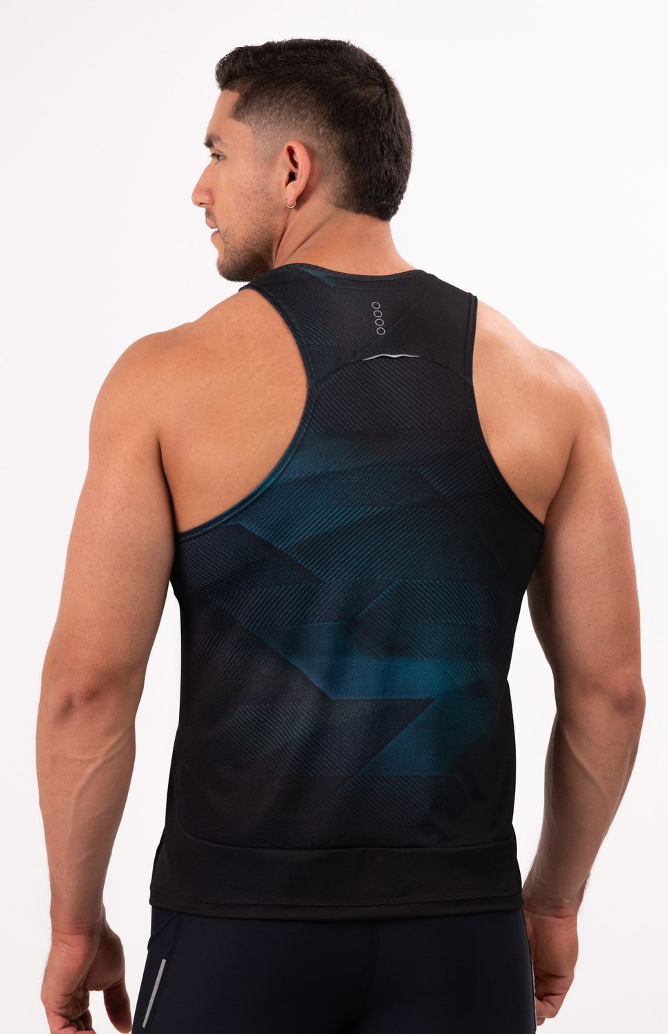 Entrena sin límites con nuestra camiseta running ,gracias nuestro tejido microperforado de alta ventilación que mantiene tu cuerpo fresco mientras corres. Su fit semiajustado se adapta a tu movimiento sin restringir, ideal tambien para pesas o crossfit. Material de secado rápido que distrubuye la humedad de manera uniforme.
Ideal para: Gym, Crossfit, Running, Entrenamiento funcional.
 
 "https://static.wixstatic.com/media/02498f_5d634f928ad94bcd8fc4565533d32526~mv2.jpg" 
 75000 
 true 
 765474163,574087863,573463925