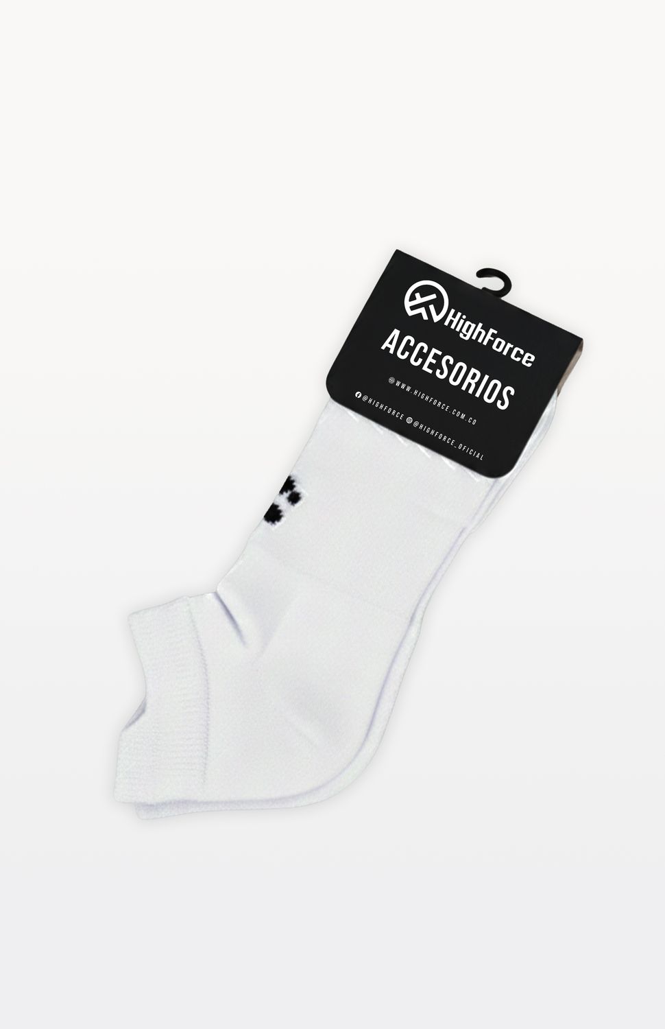 Las medias tobilleras Highforce están diseñadas para acompañarte ya sea en la cinta del gym, las calles de la ciudad o una carrera de larga distancia.
Compresión graduada que activa la circulación y reduce la fatiga muscular mientras corres, amortiguación reforzada con protección en el talón diseñada para eliminar el roce con el zapato. Olvídate de las ampollas que arruinan el entrenamiento, porque nada debería detenerte a mitad de camino.
Zonas ventiladas estratégicas que mantienen el pie fresco y seco durante todo el entrenamiento. Adiós al calor acumulado, hola a la sensación de ligereza. Construidas para el corredor que no para, para el que madruga a entrenar, el que busca su mejor marca y el que sabe que un buen equipo empieza desde los pies.
26000
765474163,574087863,573463925