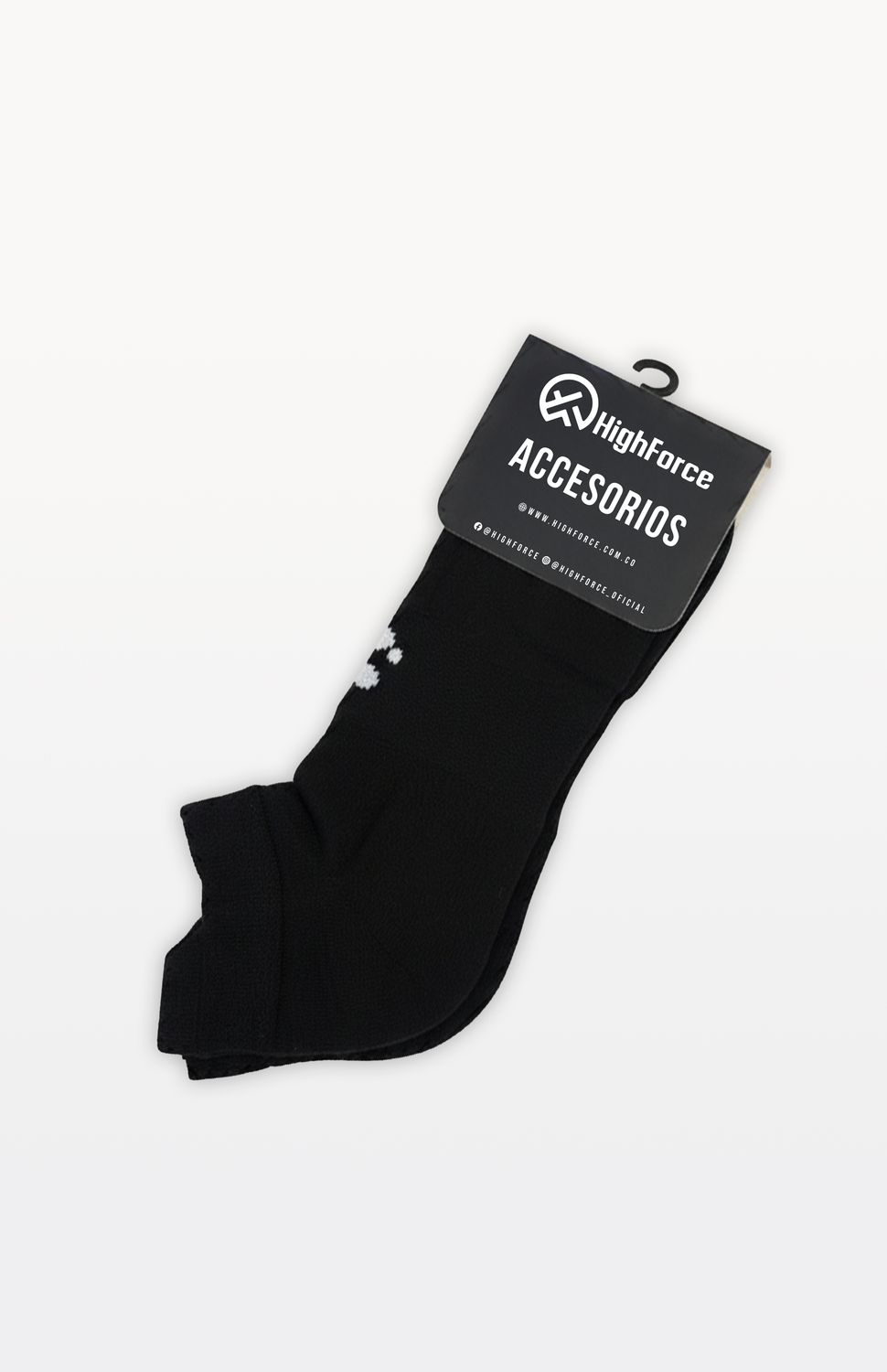 Las medias tobilleras Highforce están diseñadas para acompañarte ya sea en la cinta del gym, las calles de la ciudad o una carrera de larga distancia.
Compresión graduada que activa la circulación y reduce la fatiga muscular mientras corres, amortiguación reforzada con protección en el talón diseñada para eliminar el roce con el zapato. Olvídate de las ampollas que arruinan el entrenamiento, porque nada debería detenerte a mitad de camino.
Zonas ventiladas estratégicas que mantienen el pie fresco y seco durante todo el entrenamiento. Adiós al calor acumulado, hola a la sensación de ligereza. Construidas para el corredor que no para, para el que madruga a entrenar, el que busca su mejor marca y el que sabe que un buen equipo empieza desde los pies
26000
765474163,574087863,573463925