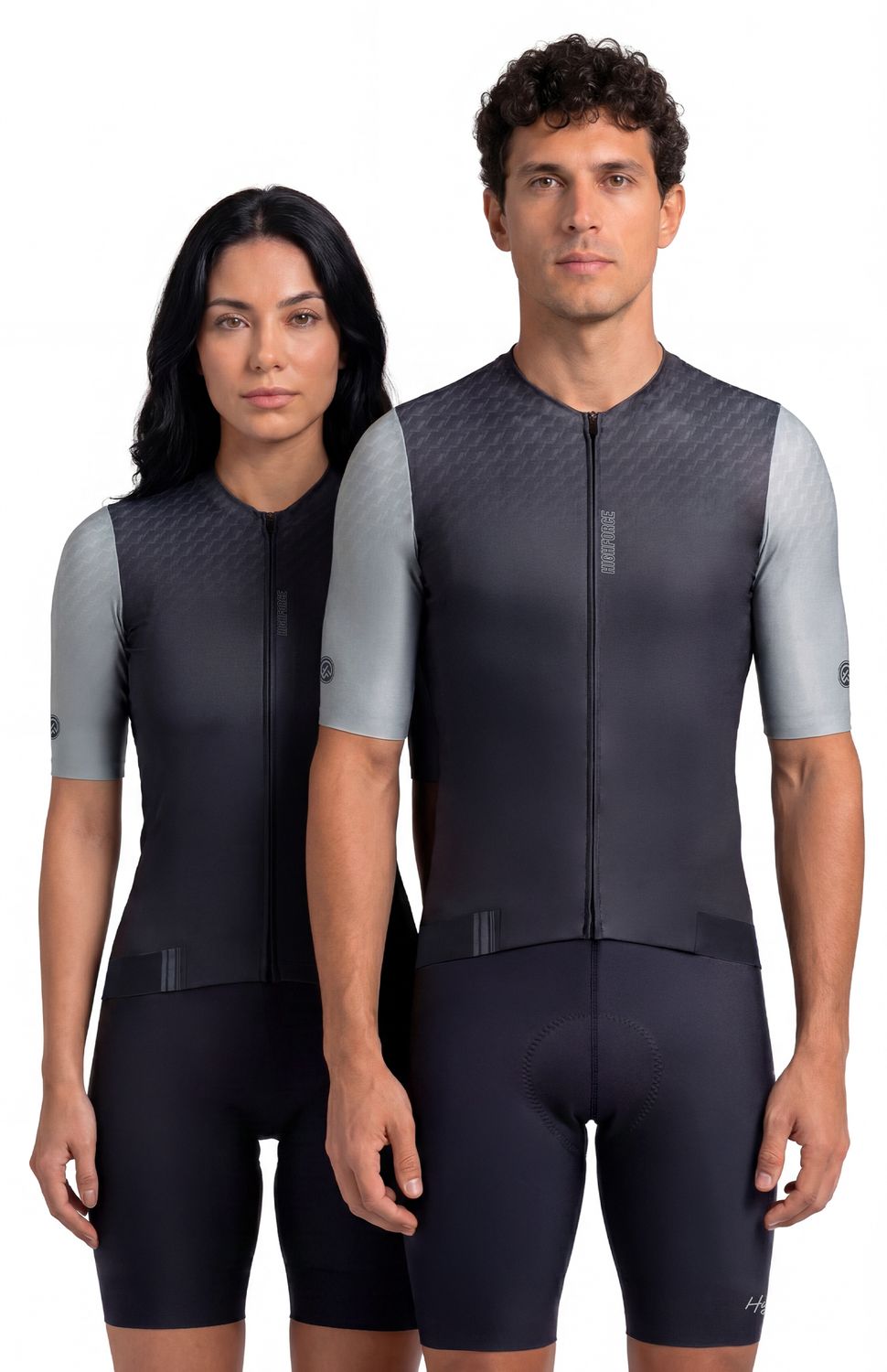 Jersey de Ciclismo Ultralight 3.0 Unisex Highforce Manga Montada
Diseñado específicamente para el ciclismo de ruta o montaña,esta prenda de alto rendimiento ofrece una sensación de segunda piel.Al fusionar ligereza extrema con un ajuste aerodinámico profesional,es la opción definitiva para optimizar tu velocidad y frescura en cada kilómetro.
• Peso Ultraliviano e Innovación:Confeccionado con un tejido técnico ultraliviano que reduce el peso al mínimo sin perder durabilidad.
• Máxima Transpirabilidad:Tecnología de secado rápido y una distribución eficiente del sudor.
• Ajuste Pro Unisex:Silueta aerodinámica que se adapta perfectamente a la anatomía de hombres y mujeres.
• Protección Solar:Textil técnico inteligente con protección UV integrada para rutas largas bajo el sol.
• Almacenamiento Funcional:Tres bolsillos traseros optimizados que no se bajan ni pierden la forma cuando están llenos. 
 
 160000 
 true 
 702346485,574087863,686525704