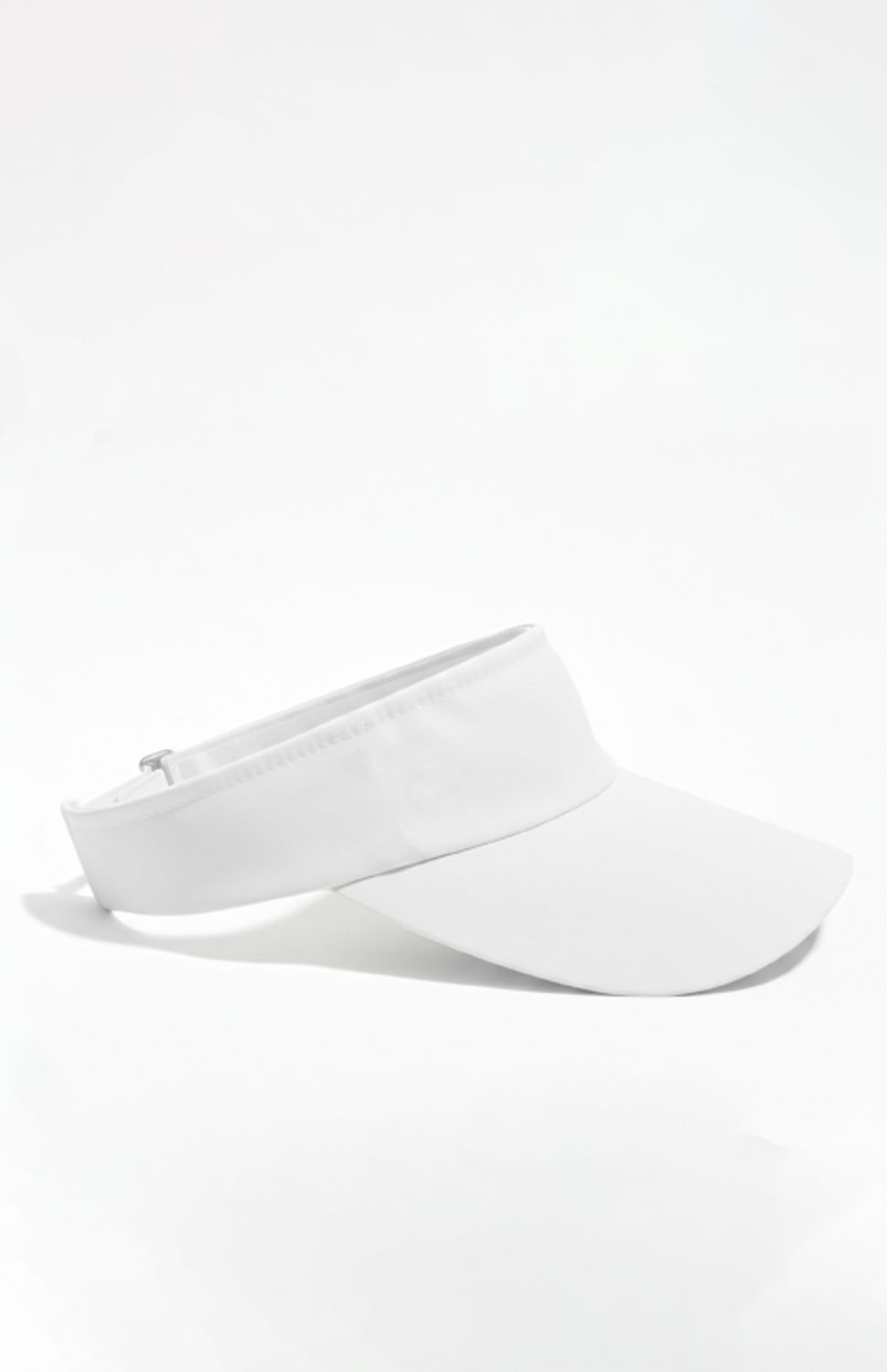 Visera deportiva con logo reflectivo que garantiza visibilidad en cualquier condición de luz. Perfecta para correr, jugar tenis o golf, entrenamientos al aire libre, actividades diurnas o nocturnas.
¿Por qué tenerla?
Por su protección a los rayos UV
Porque evita la caída del sudor en los ojos mientras se utiliza
Por su tensor de ajuste en la parte trasera, que permite acomodar a gusto de la persona.
Por su peso ligero (50g)
Porque es antibacterial y antifluido (material: poliéster)
Por su secado rápido una vez se moje y termine la actividad física.
Y porque es una marca colombiana hecha con amor y pasión.
NOTA: El logo de la visera realmente es reflectivo por lo tanto se asemeja a un gris. En la imagen principal lateral, no logra percibirse de forma clara (se asimila más a un negro), por lo que hacemos la salvedad.
NOTA: Lavar con jabón suave liquido y agua. Dejar secar!. NO meter a lavadora.
85000
true
765474163,574087863,573463925
