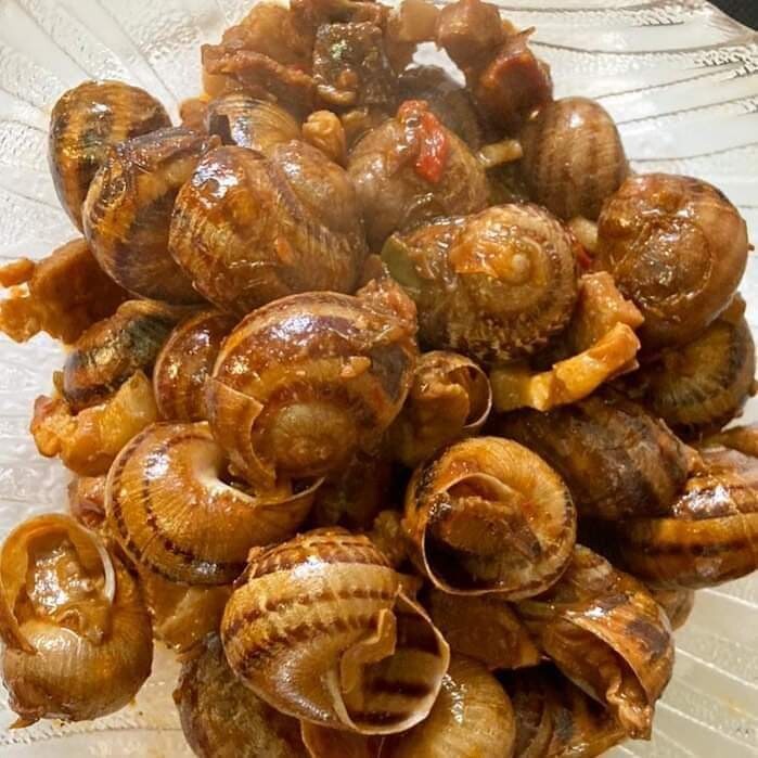 Caracoles en salsa