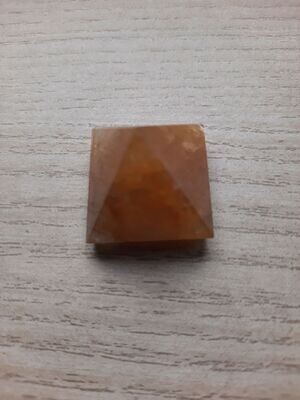 Orangen-Calzit, Mini-Pyramide, ca. 2,5/2,5/2,5 cm