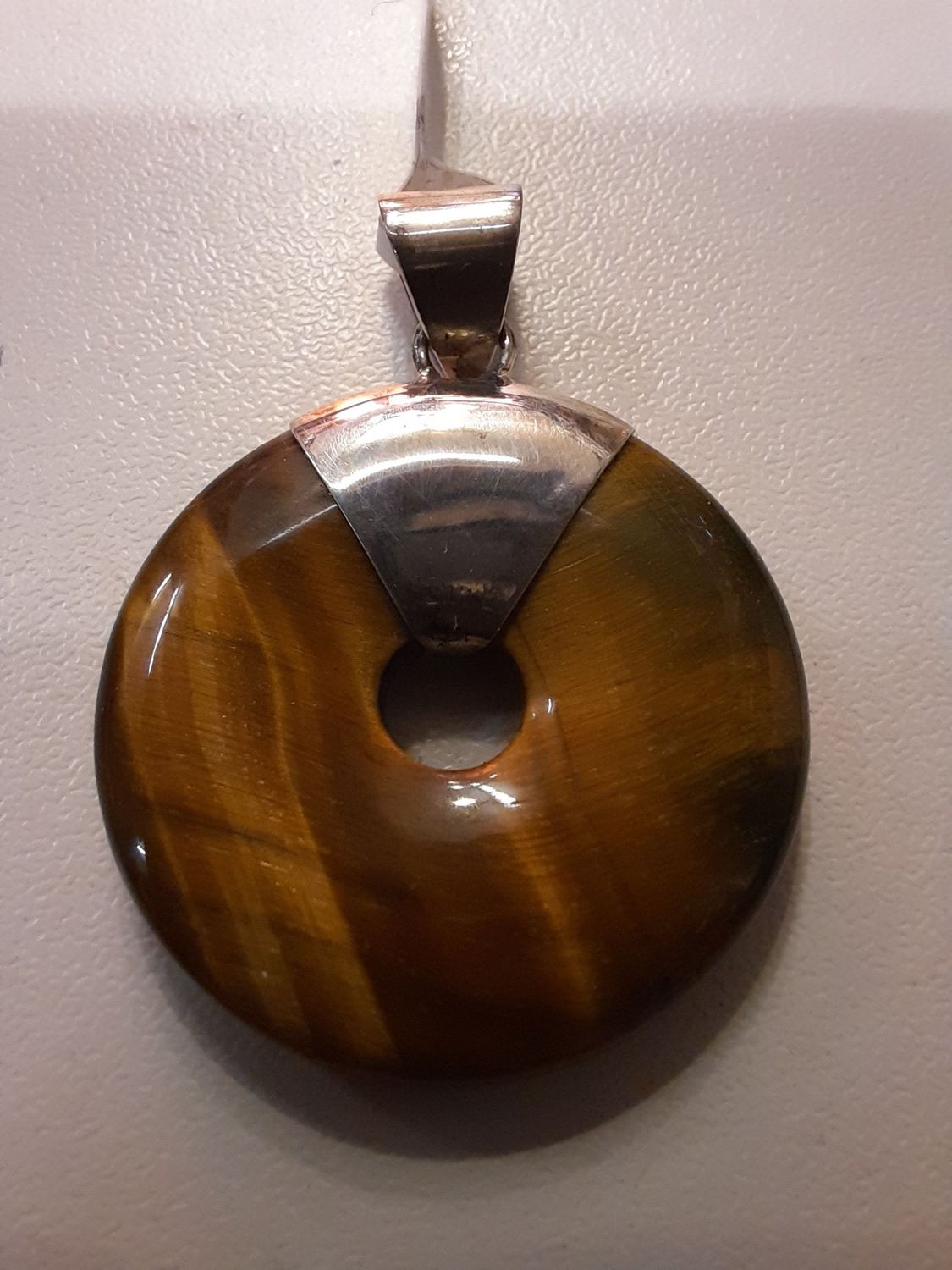 Schöner kleiner Tigeraugen-Donut mit 925-er Silber