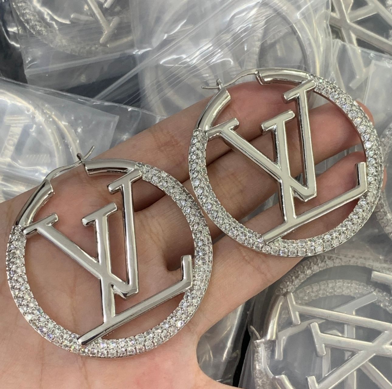 LV Silver Diamond