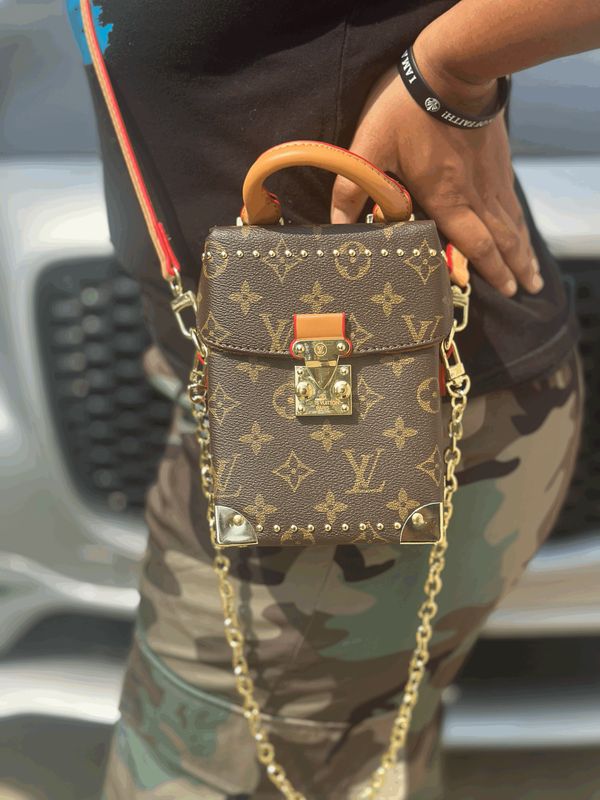 LV LuxeCam Glam Box