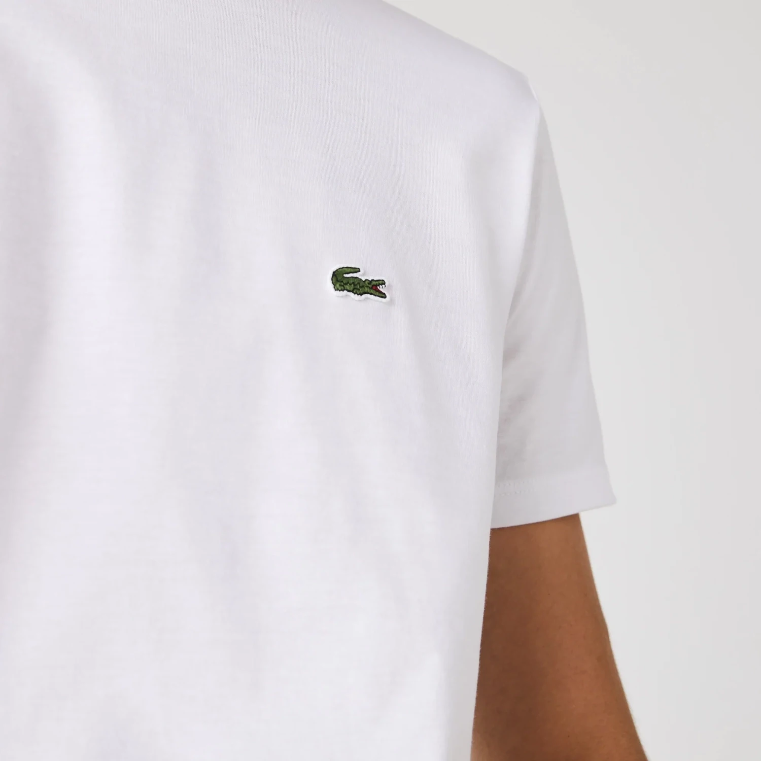 Lacoste TH6709 52 001 Men’s Short Sleeve Regular Fit Round Neck T-Shirt – White