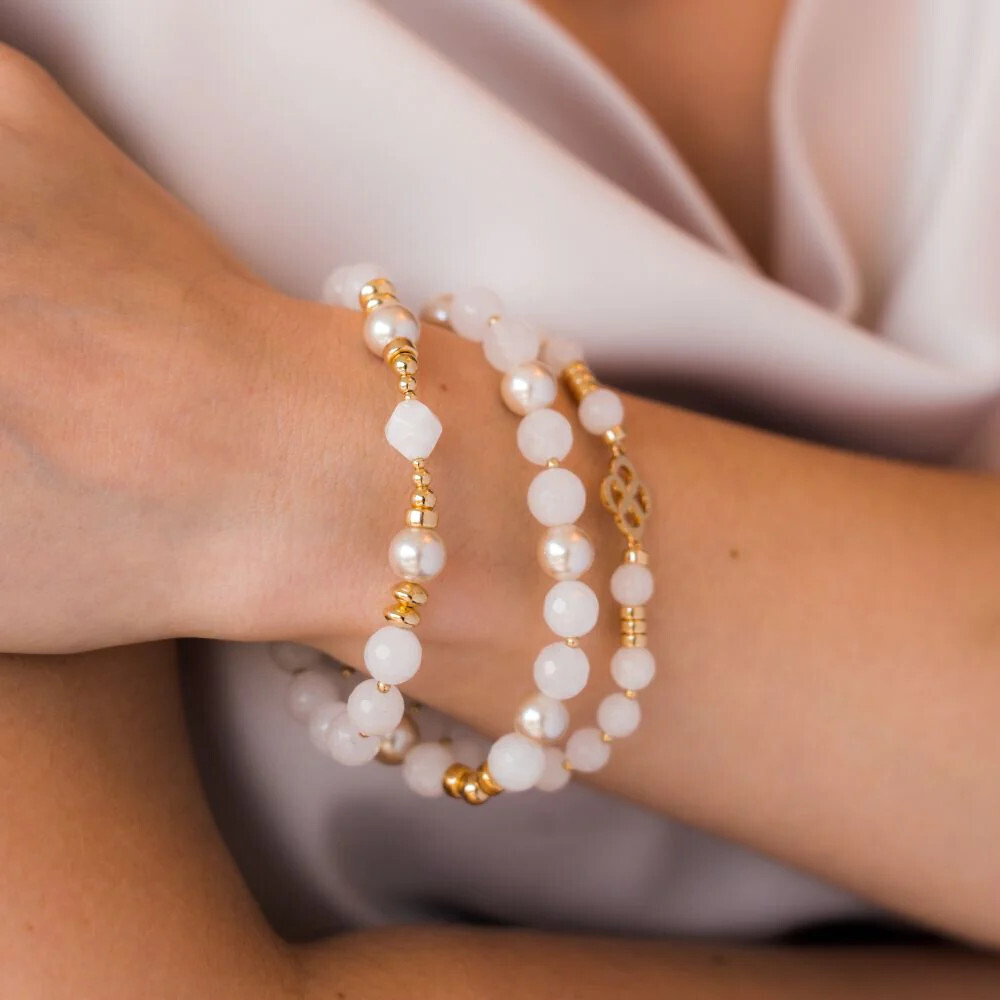 Beblue BBSURFEAR-SH Gold Be Fearless White Bead Bracelet - Silky Haze