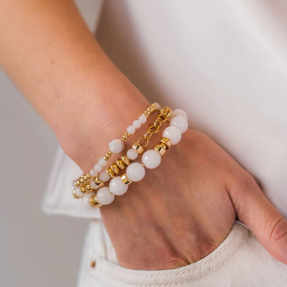 Beblue BBSURFEAR-SH Gold Be Fearless White Bead Bracelet - Silky Haze