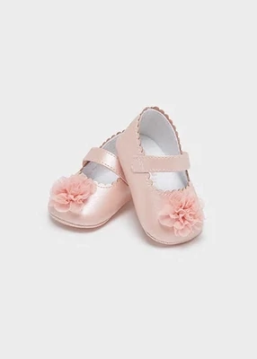 Mayoral 9517 Pink Baby Shoes For Girls With Flower On it