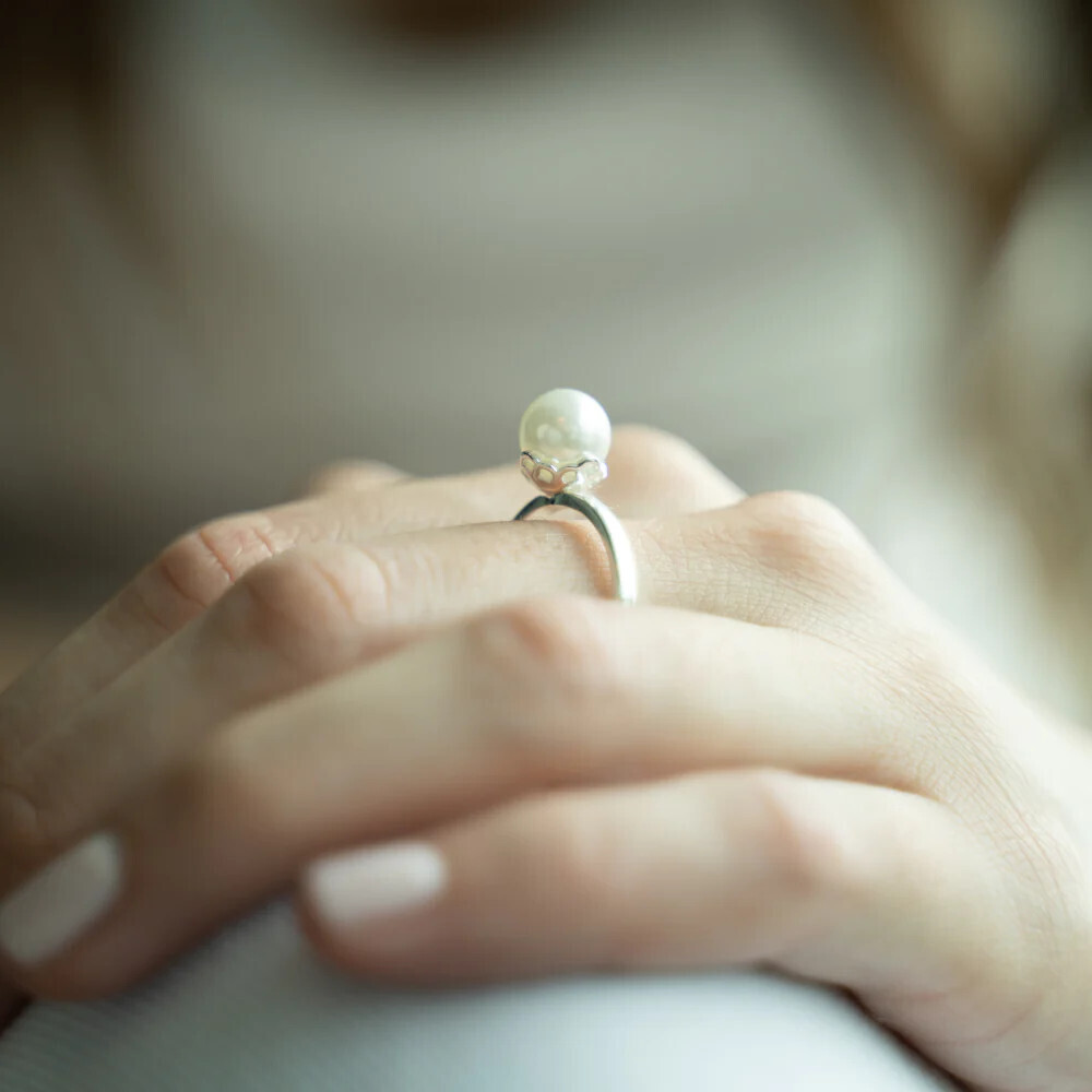 Beblue BRDIV-PW6 Silver Be Divine Round White Pearl Ring - Size 6