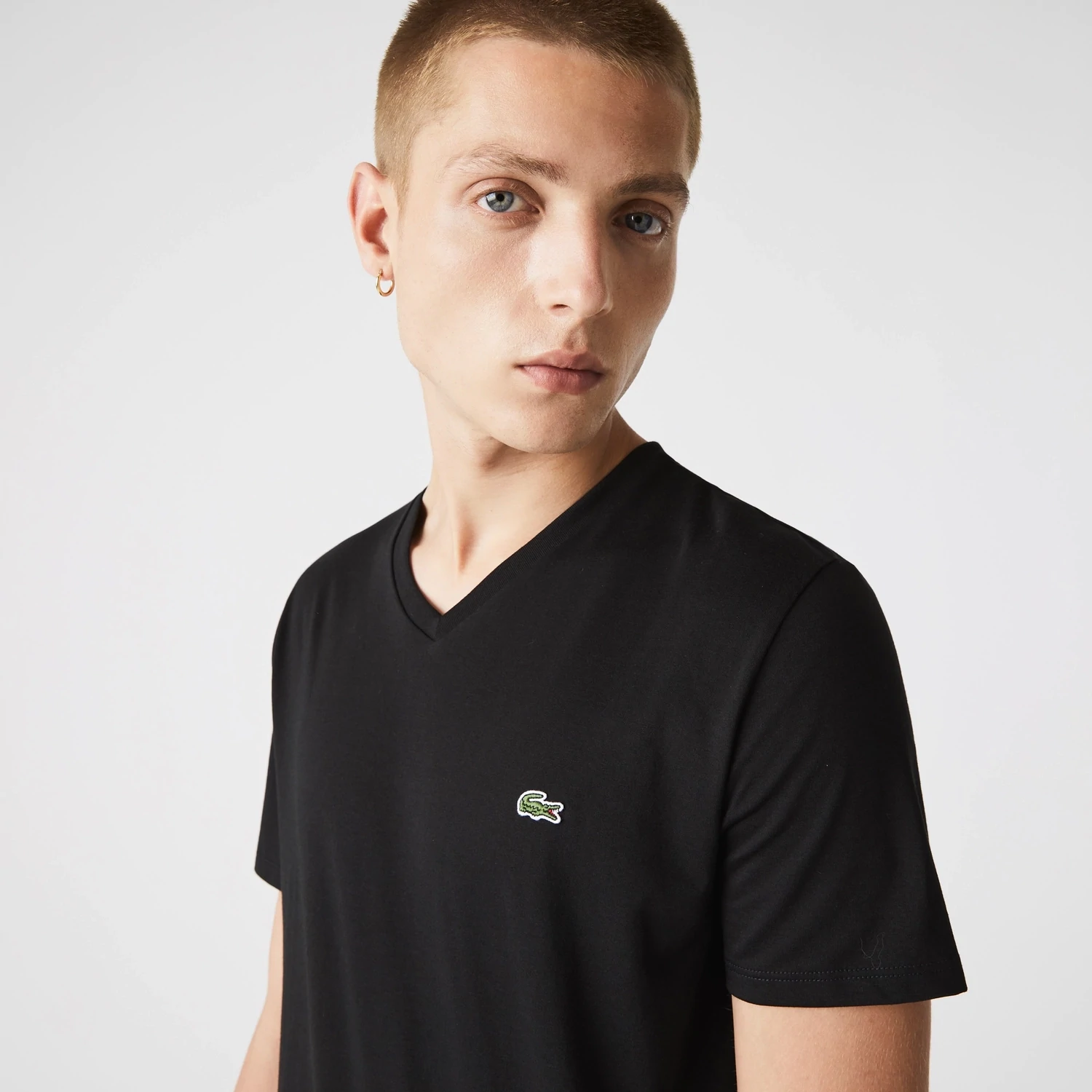 Lacoste TH6710 52 031 Men’s Short Sleeve Regular Fit V-Neck T-Shirt – Black