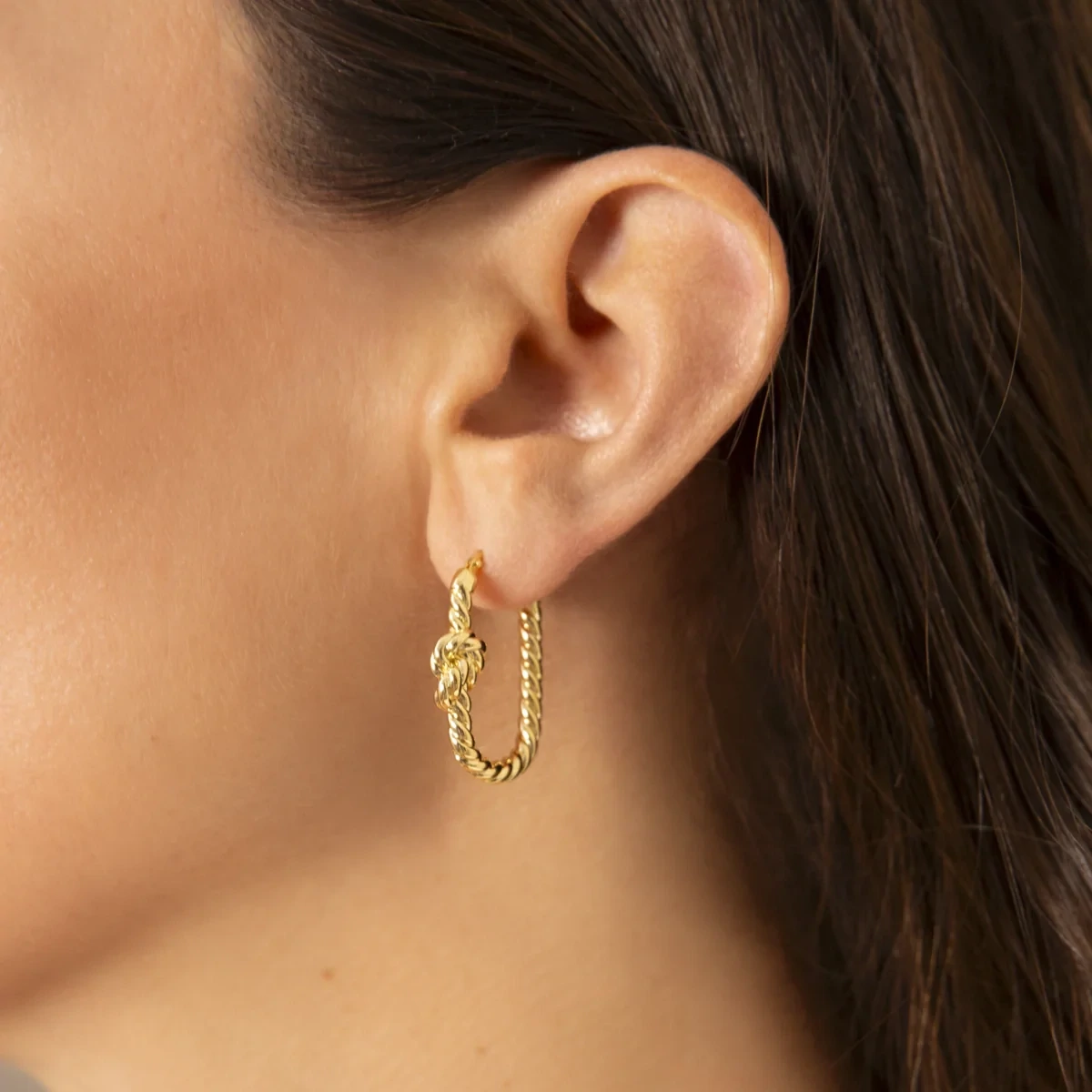 Etrusca WSET00731.YG Women’s 18Kt Plated Gold Oval Hoop Earrings w/ Knot