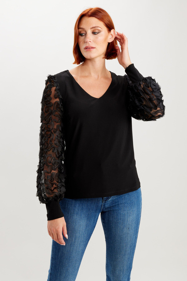 Frank Lyman 234514 Women's LS Ruffle Slv V-Neck Top/ BLACK