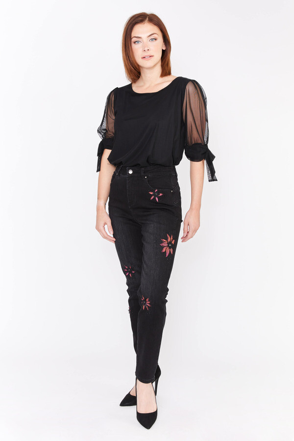 Frank Lyman 233886U Women's Embroidered Flower Jeans – Black- Magenta