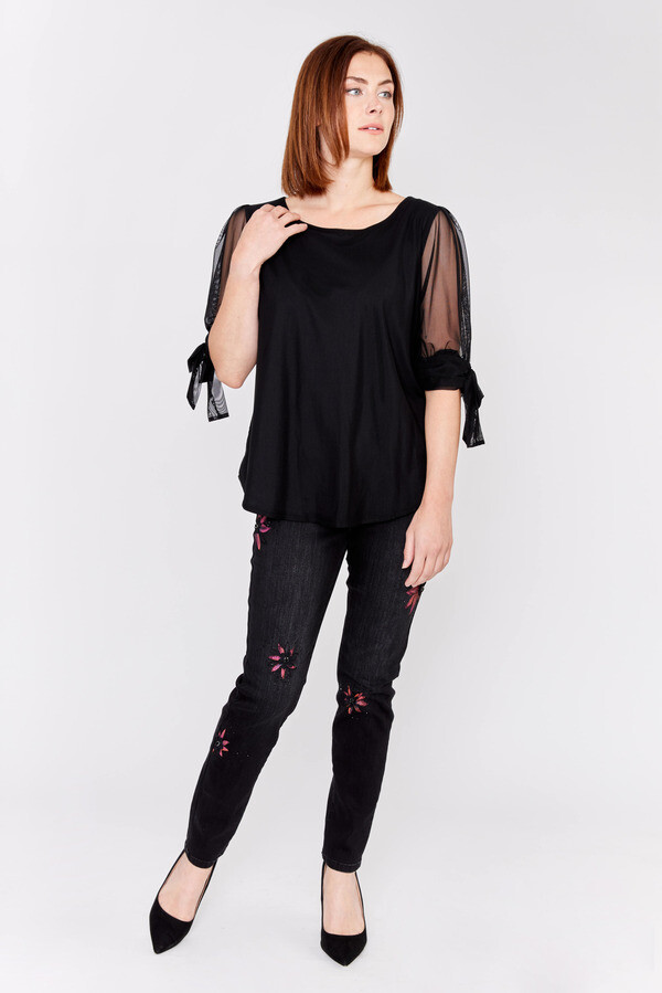 Frank Lyman 233886U Women's Embroidered Flower Jeans – Black- Magenta