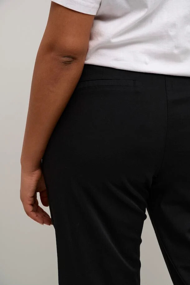 Kaffe Curve 10581546 Women's Leana Chino 7/8 Pants – Black Deep