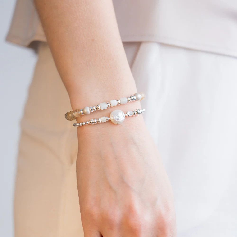 Beblue BBCENTER-GG Silver Be Centered Bead & Flat Pearl Bracelet - Golden Garden