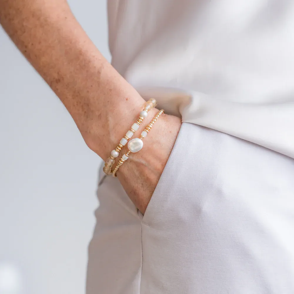 Beblue BBSURCENTER-GG Gold Be Centered Bead & Flat Pearl Bracelet - Golden Garden