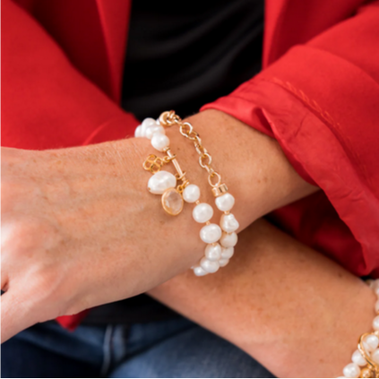 Beblue BBSURALIVE-NSQ White Pearl Bracelet w/ Gold & Charms
