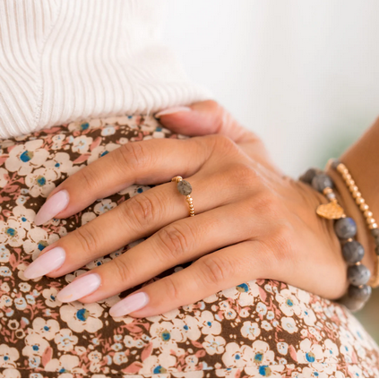 Beblue BRESURCAPTI-BF Gold Bead & Bohemian Flair Charm Elastic Ring Be Captivating