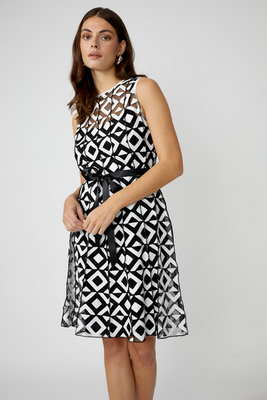 Frank Lyman 256434 Mesh Leatherette Slvless Dress /BLACK WHITE