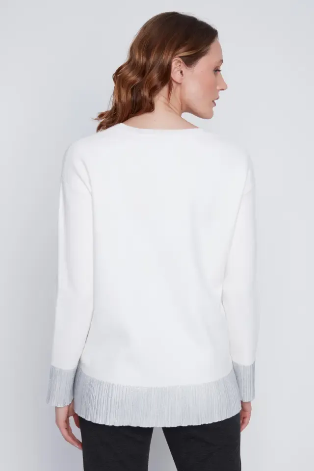 Coco Y Club 2523017 Women's Long Sleeve Round Neck Front Pocket Sweater