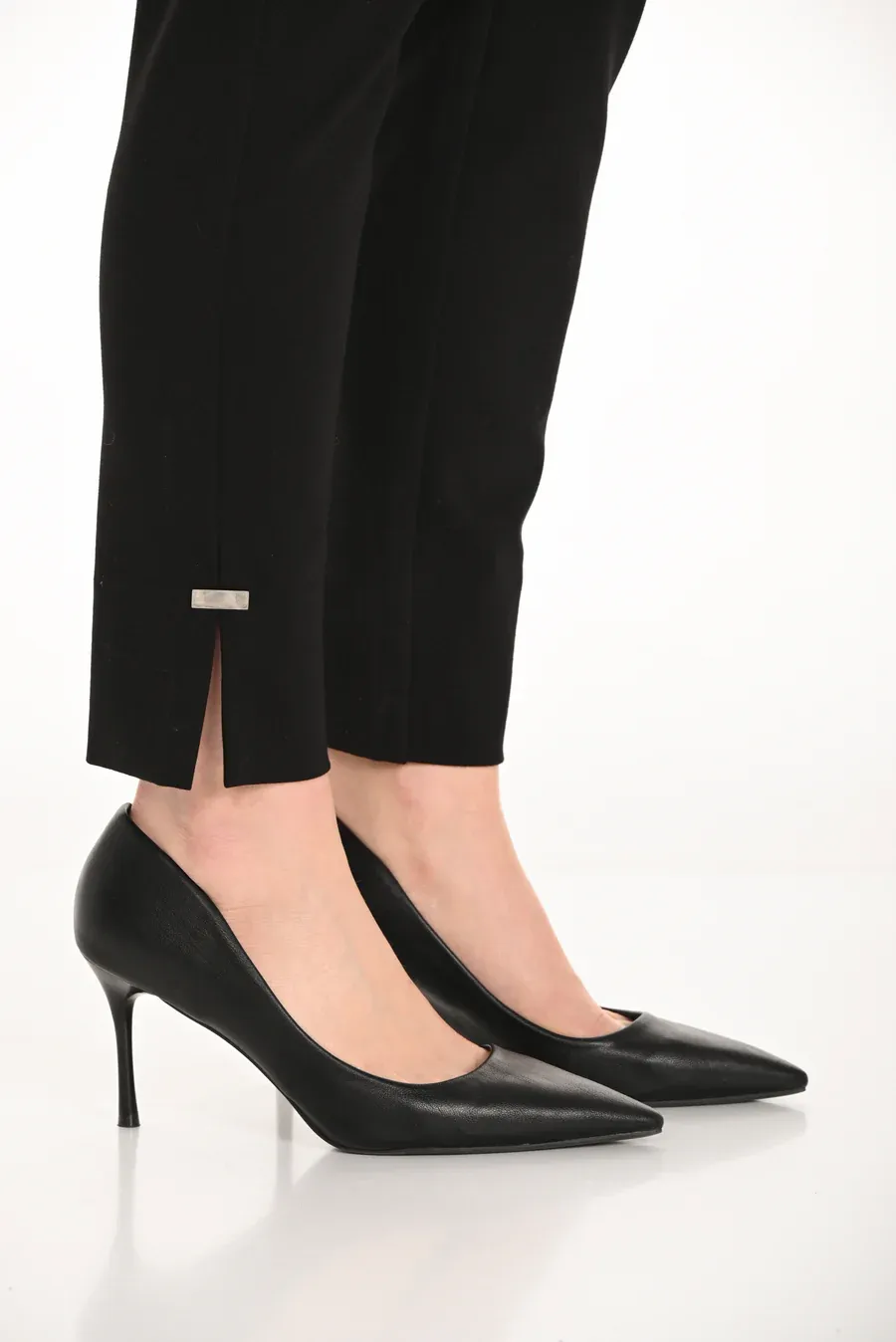 Frank Lyman 253774 Women's Straight Leg Stretch Pants – Black