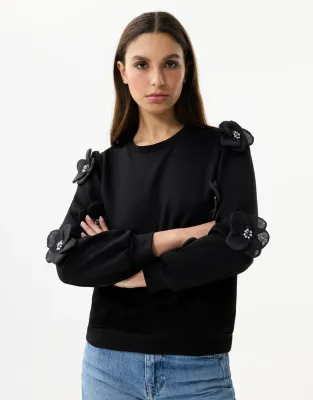 Leo & Ugo KH936 Women's Long Sleeve Round Neck Sweater w/ Floral Accents