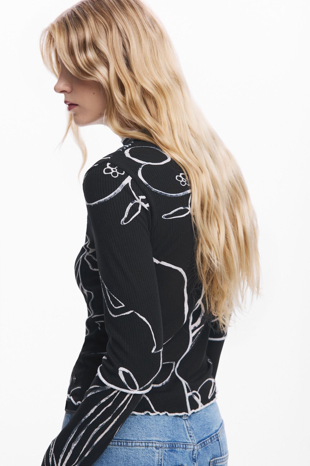 Desigual 25WWTK49/2000 Women's Long Sleeve Abstract Flower Vases Top – Black&off-White