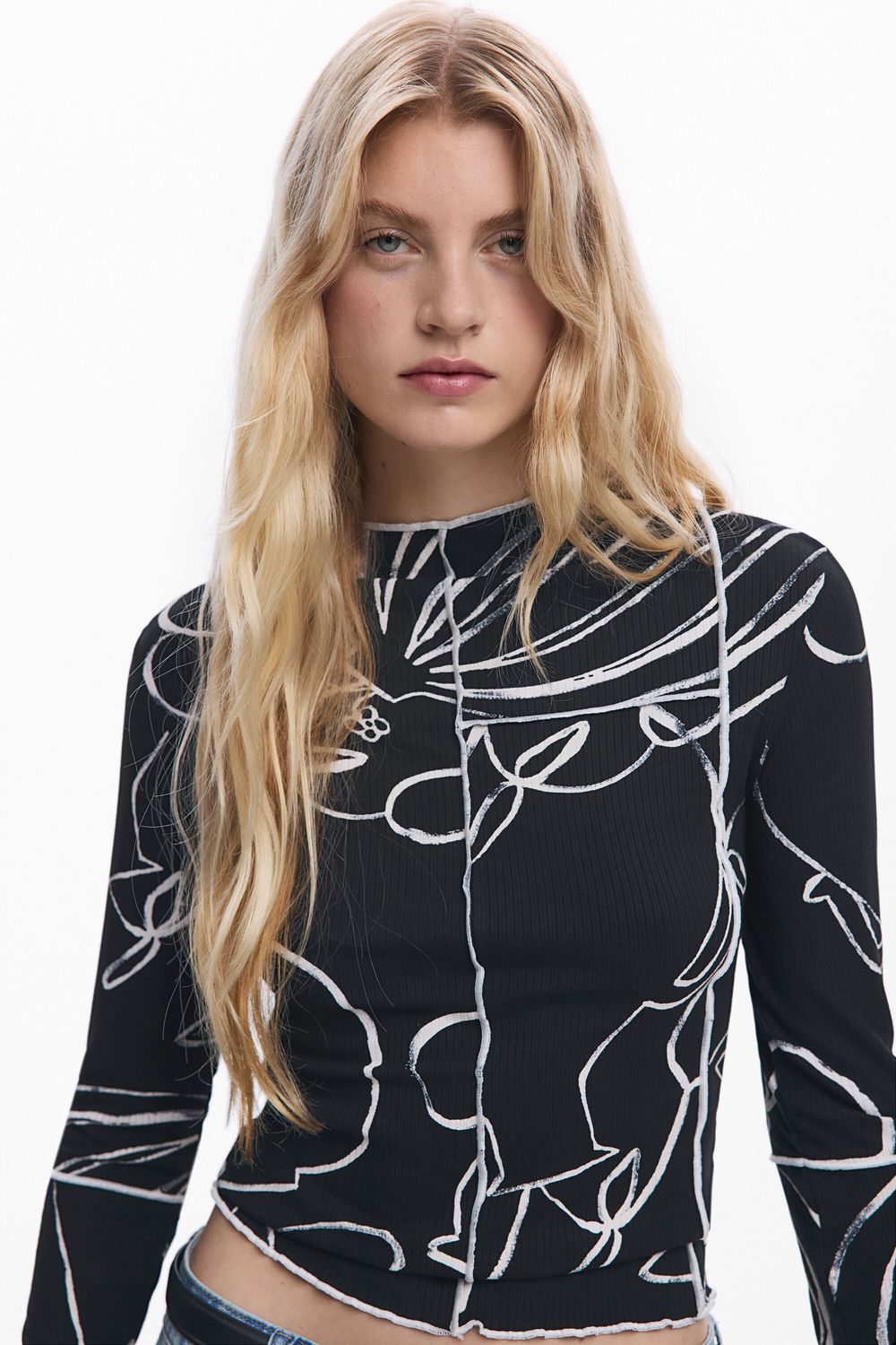 Desigual 25WWTK49/2000 Women's Long Sleeve Abstract Flower Vases Top – Black&off-White