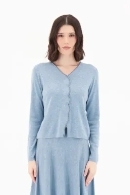Spanner 425800- Women's Long Sleeve V-Neck Scallop Rhinestone Knit Sweater
