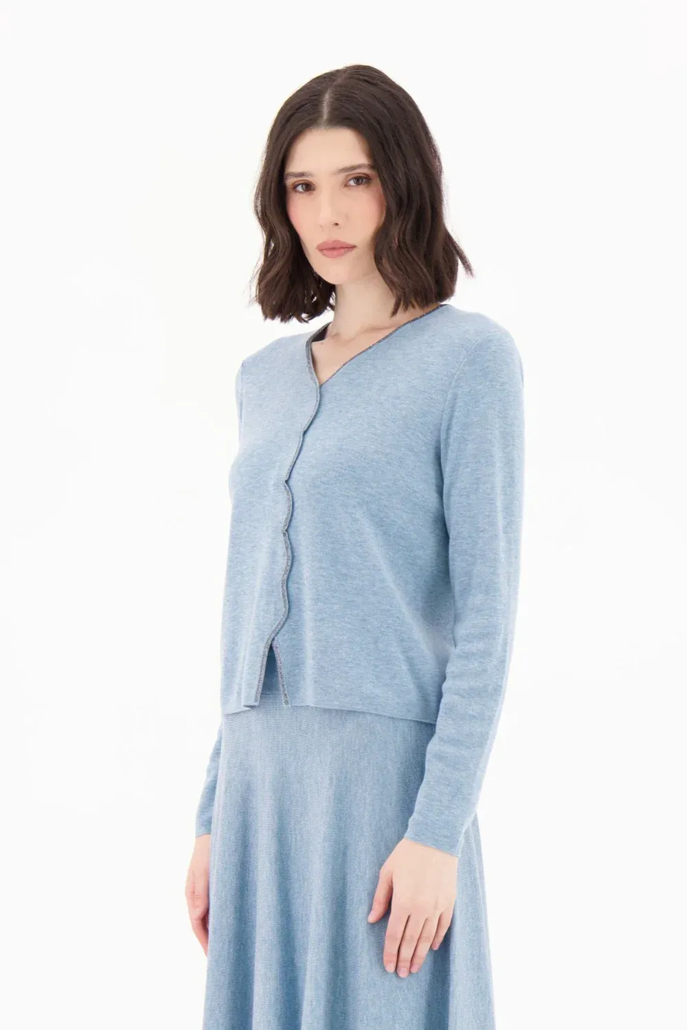 Spanner 425800- Women's Long Sleeve V-Neck Scallop Rhinestone Knit Sweater