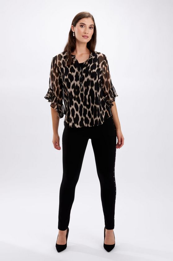 Frank Lyman 254216 Women's Long Sleeve Leopard Knit V-Neck Top