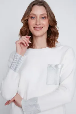 Coco Y Club 2523017 Women's Long Sleeve Round Neck Front Pocket Sweater