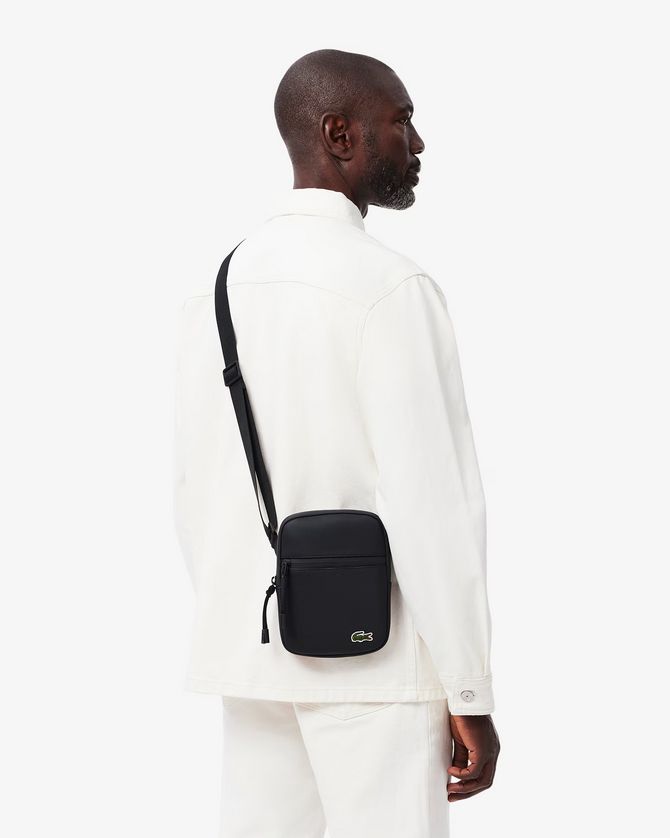 Lacoste NH3307LV Men’s Flat Crossover Bag – Noir